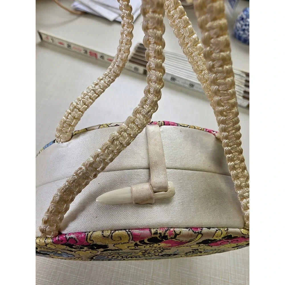 Vintage Chinese Silk Embroidered Round bag